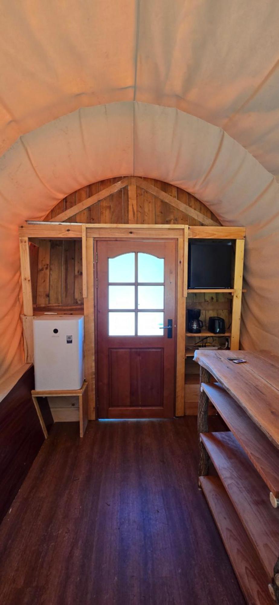 Covered Wagons Hill Camp - Wagon 4 Luxury tent